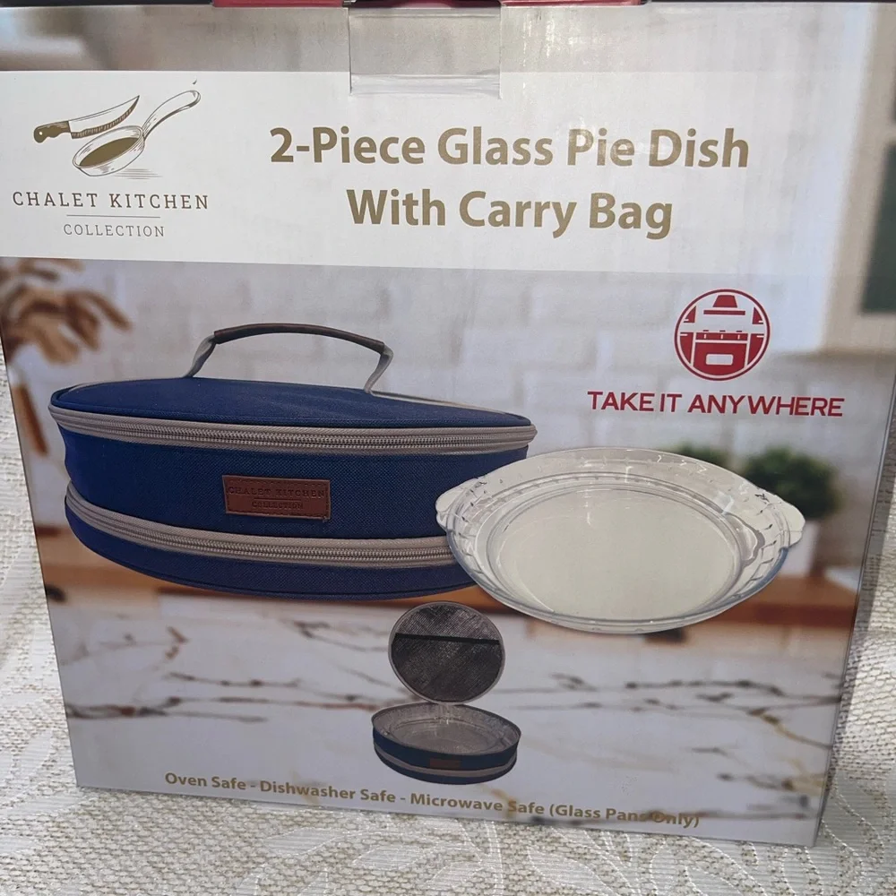 Chalet Kitchen 2-Piece Glass Pie Dish with Carry Bag